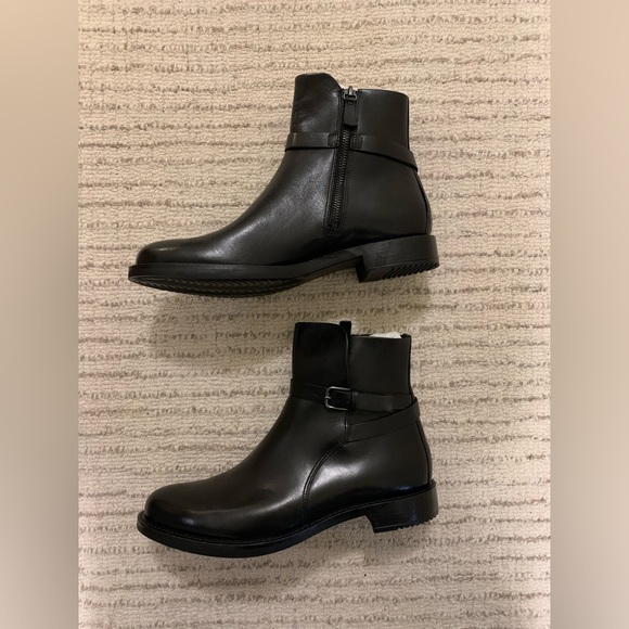Ecco Sartorelle womens black boots - size 9 - Picture 2 of 7